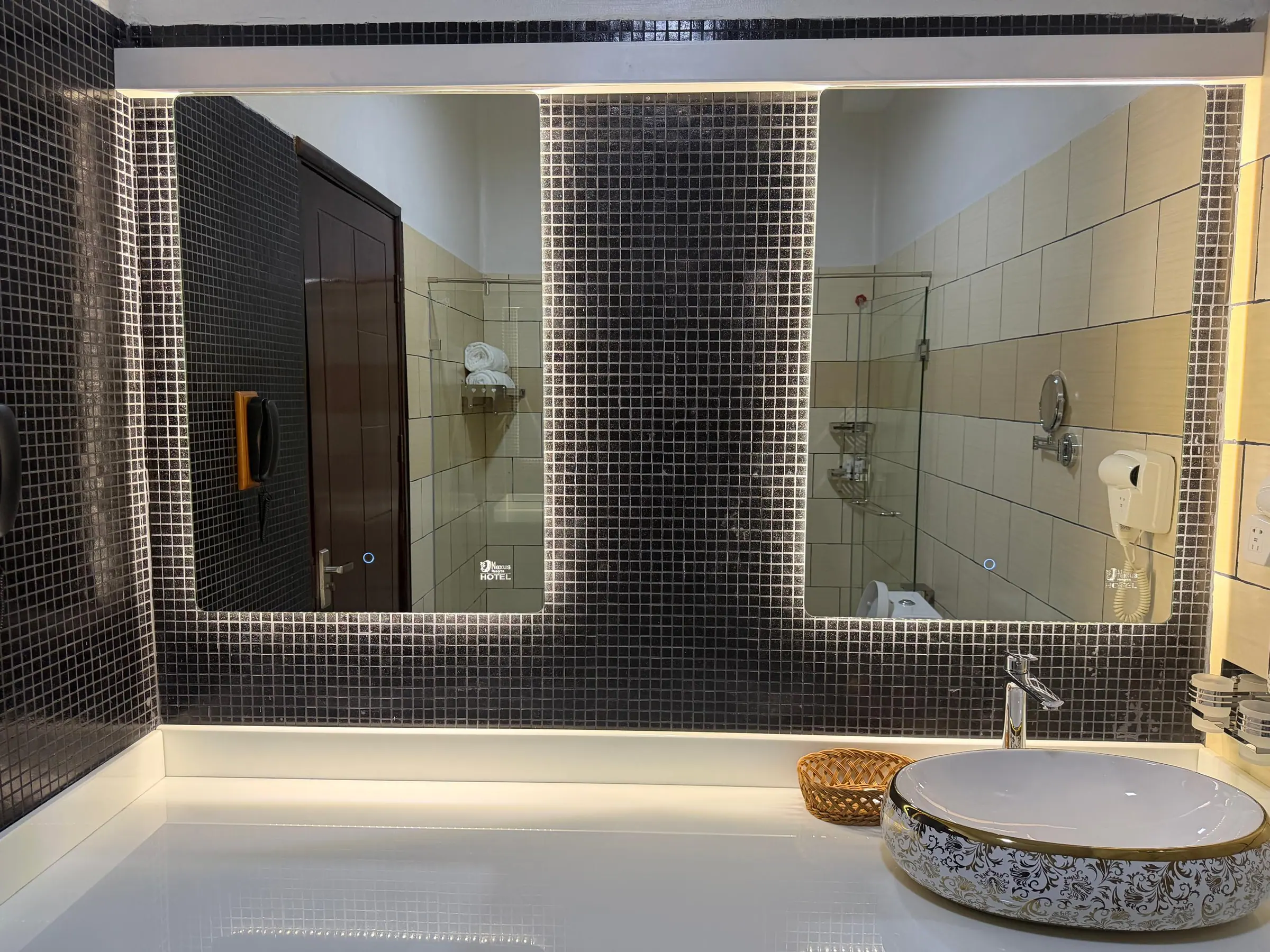 An en-suite bathroom